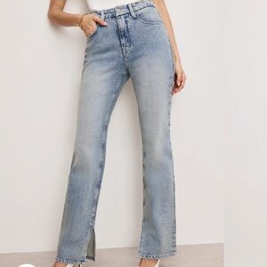 Good American size 15 women’s Classic Blue Jeans straight leg w/split hem NWT!